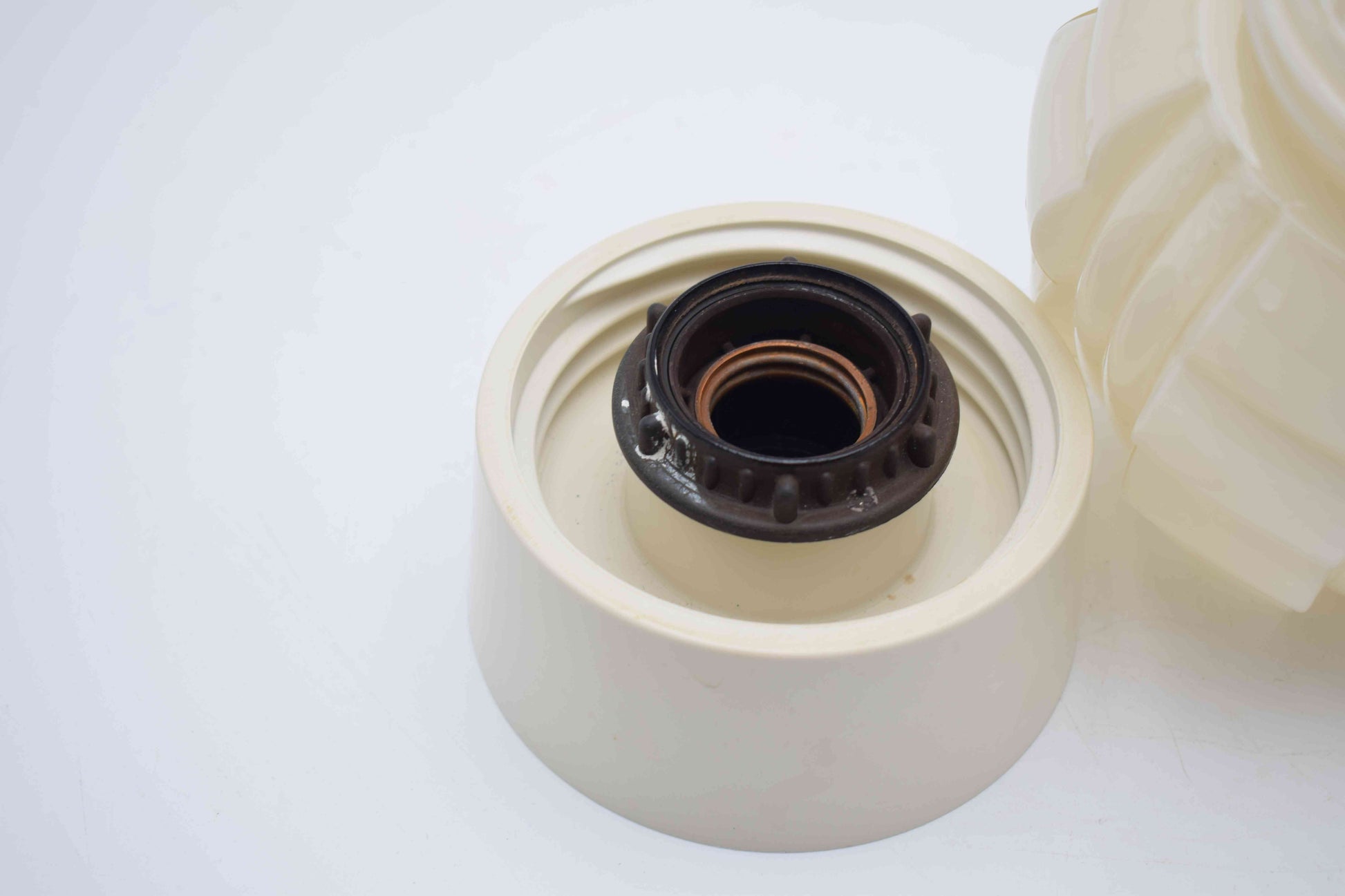 thabur lamp, art deco nouveau, french deco lamp, René Lalique, Le Corbusier, Chrysler new york, bauhaus, toilet light, toilet lamp, hallway lamp, ceiling lamp, bathroom lamp, leerdam glass