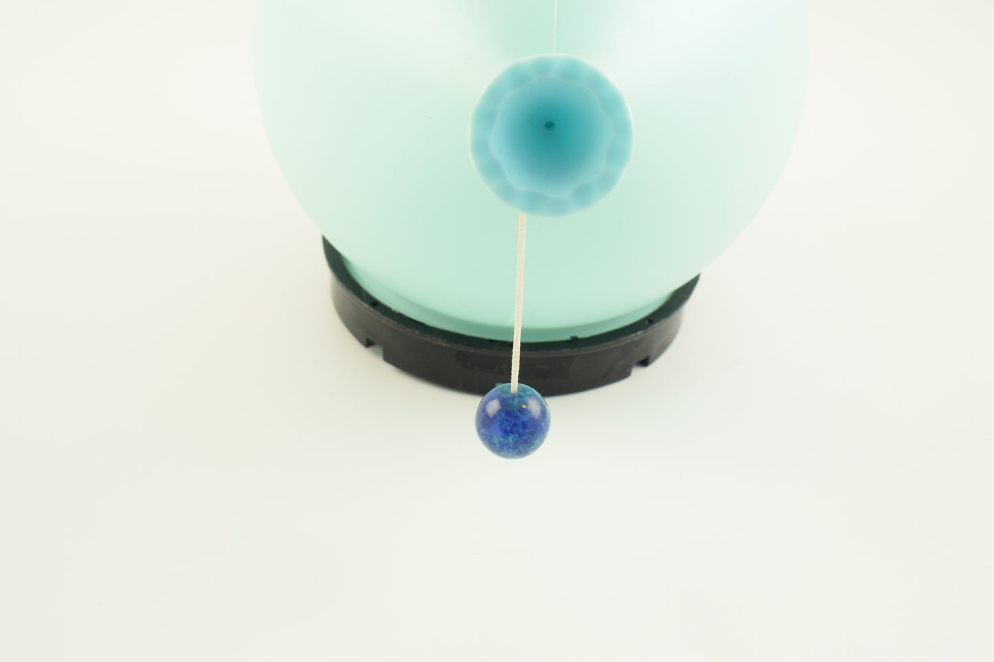 Tafel- of wandballonlamp ontworpen door Yves Christin voor bilumen, kleinste versie