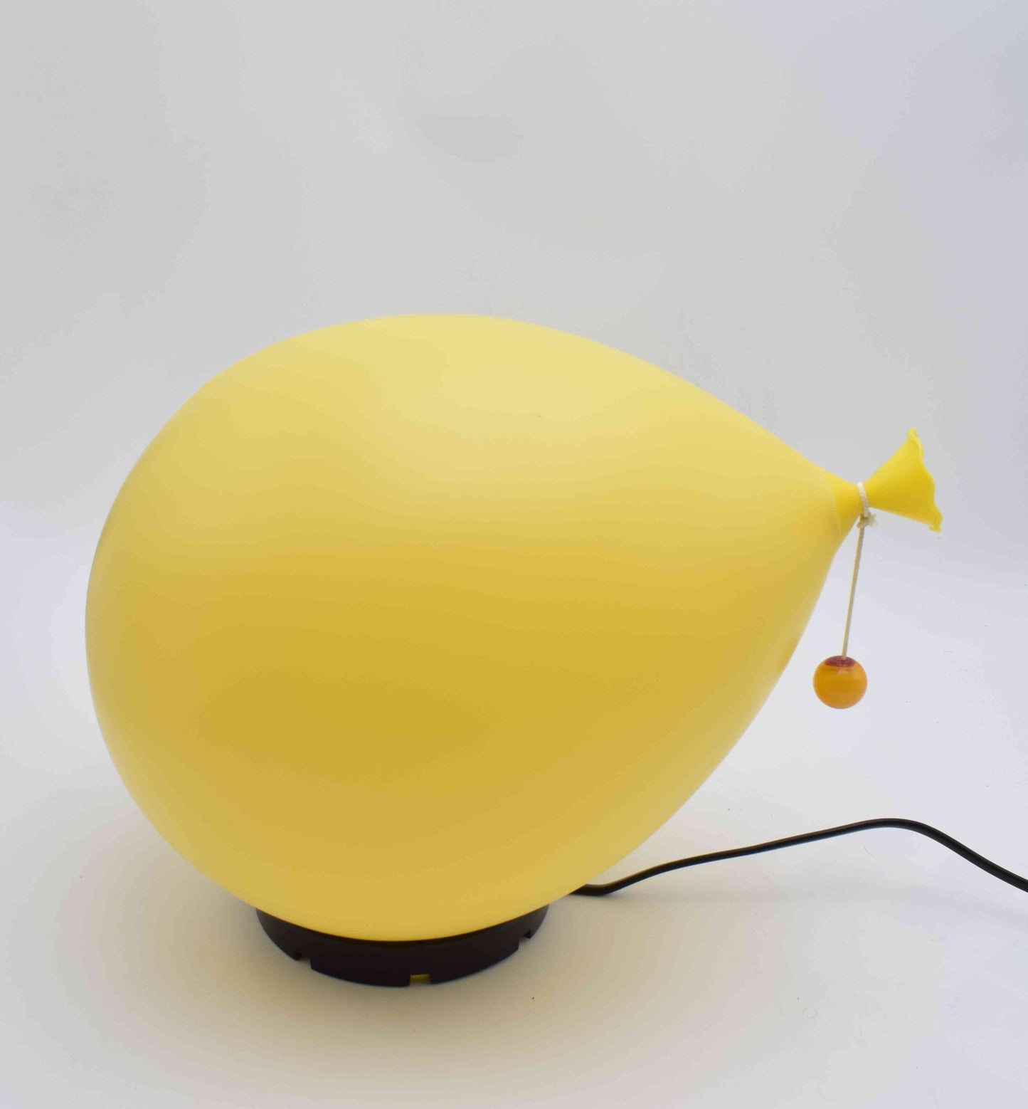 bilumen, kids lights, bed, eames, children, kids, lighting, lamp, balloon, yellow, panton, funny, present