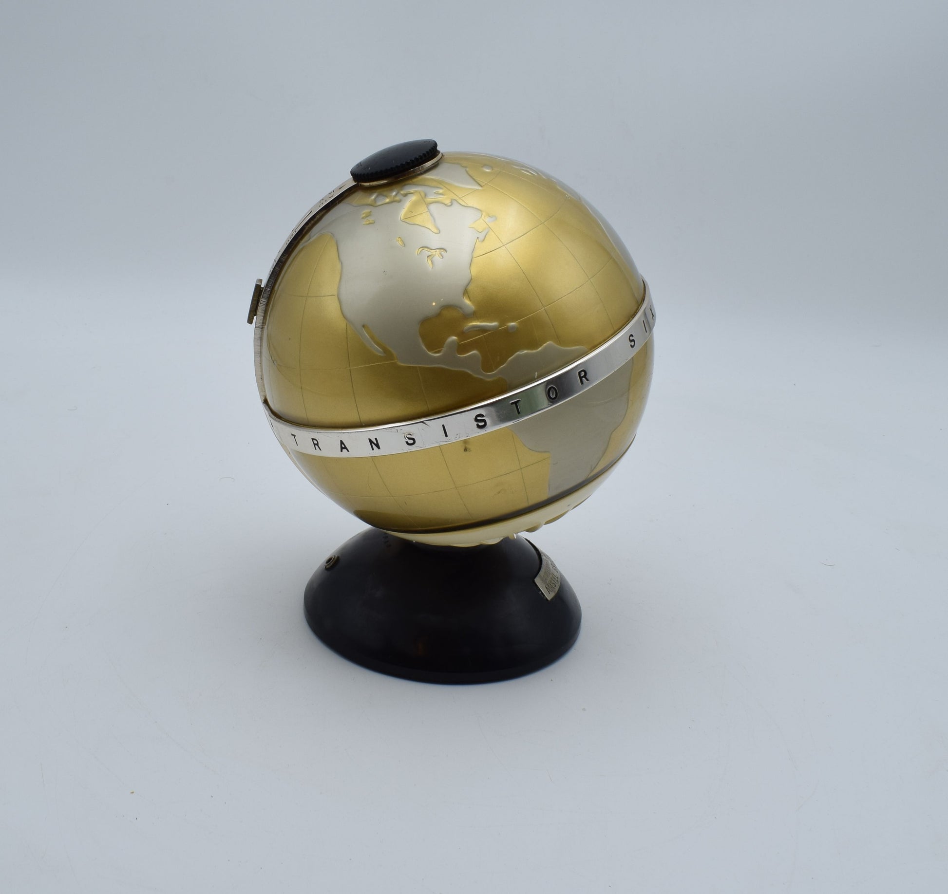fleetwood radio, panasonic radio, vintage radio globe, world radio, national radio japan, panapet toot a loop, design radio, art deco radio, Marconi radio, zenith radio, radio city new york, Zanuso Richard Sappe, Solid State Radio