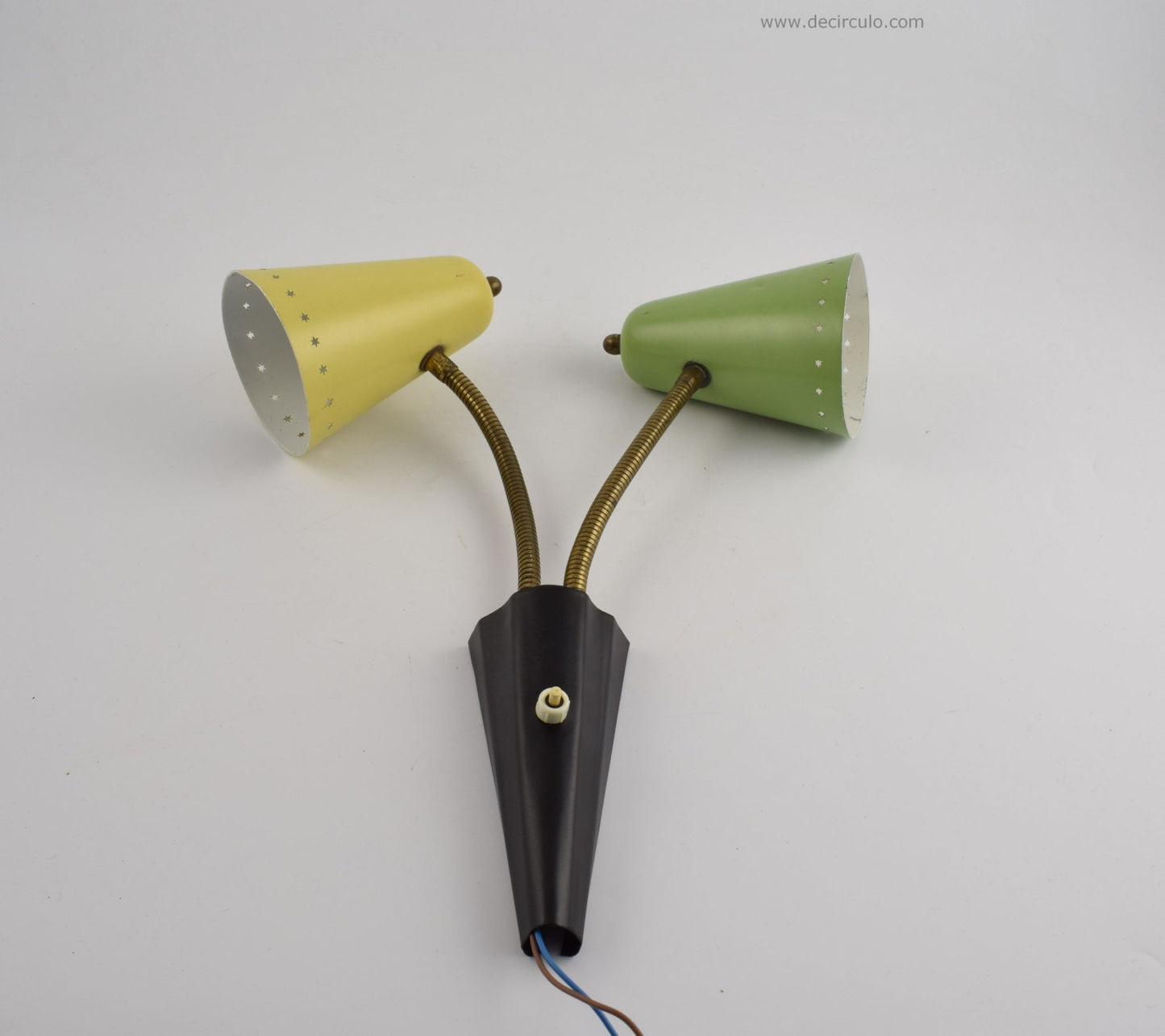 Hala zachtgele en groene wandlamp, blaker van busquet met stervormig patroon