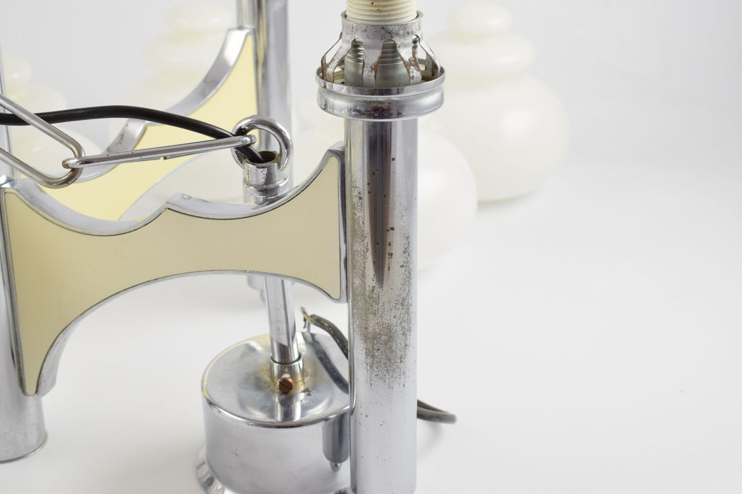 Sciolari hanglamp, grote Italiaanse vijfarmige regentschapkroonluchter in chroom en wit glas