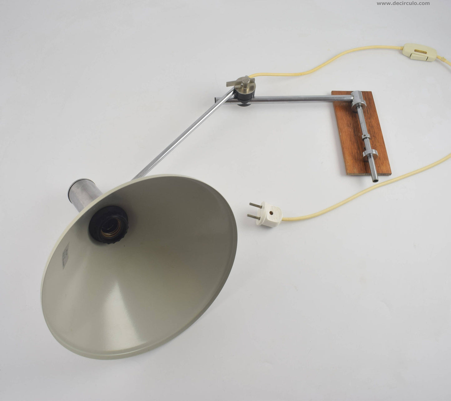 Chrome and gray aluminum wall lamp, Adjustable silver colour arm lamp from 1960s