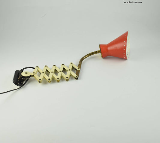 Aplique de tijera. Lámpara de pared vintage con forma de tijera roja de los años 60. atribuido al firmhala holandés