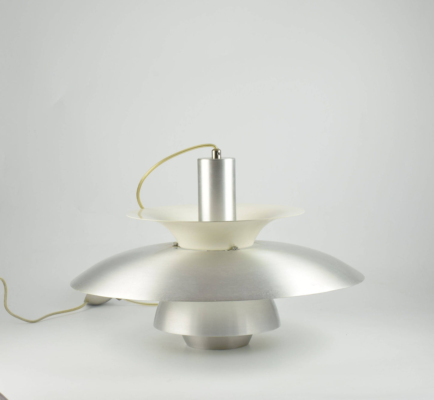 Lámpara colgante grande de aluminio, lámpara colgante de diseño escandinavo