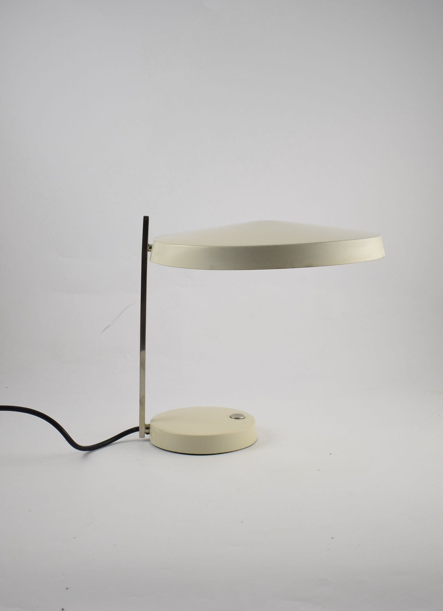Hillebrand leuchten tafellamp Oslo, grijze bureaulamp ontworpen door Heinz Pfaender 1962.