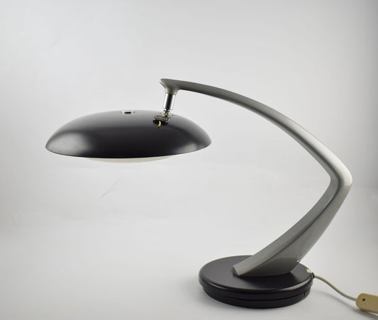 Fase Boomerang bureau tafellamp Madrid Spanje. Prachtige lamp uit de jaren 60 en begin jaren 70