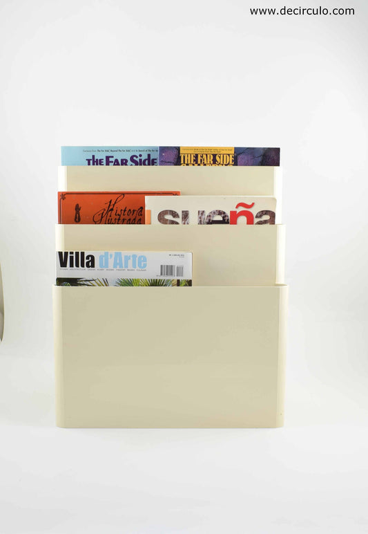 Kartell Giotto Stoppino Large vintage white 1970s Magazine or newspaper Rack