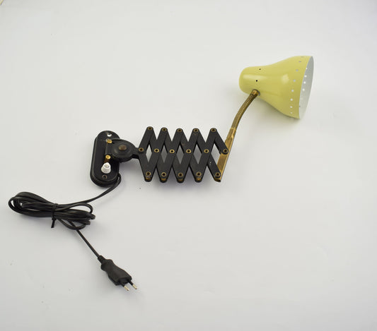 Lámpara de pared Scissors, lámpara de pared de tijeras amarilla de los años 60 de la empresa holandesa hala