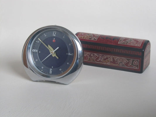 Despertador espacial, despertador retro analógico.