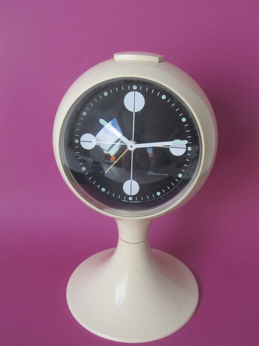 blessing alarm clock, junghans rhythm, verner panton, colombo kartell, pedestal tulip, bedroom white, scandinavian design, space age, atomic age, james bond, startrek, space invaders, star wars robot