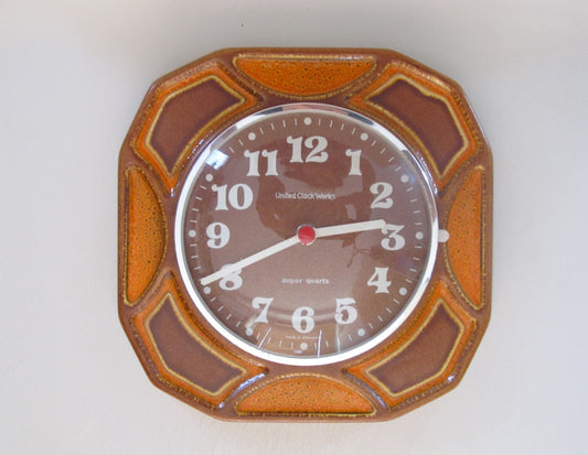 Reloj de pared de cerámica vintage fabricado en Alemania por "United Clock Works"
