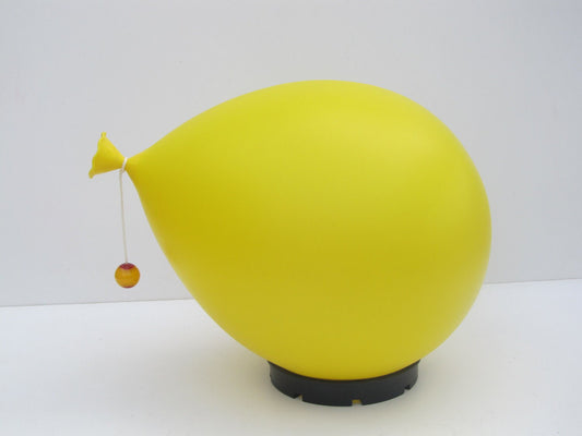 Ballonlamp ontworpen door Yves Christin voor Bilumen tafel- of wand/plafondlamp, Italië jaren 70 diffuser van geblazen kunststof en zwarte ABS voet