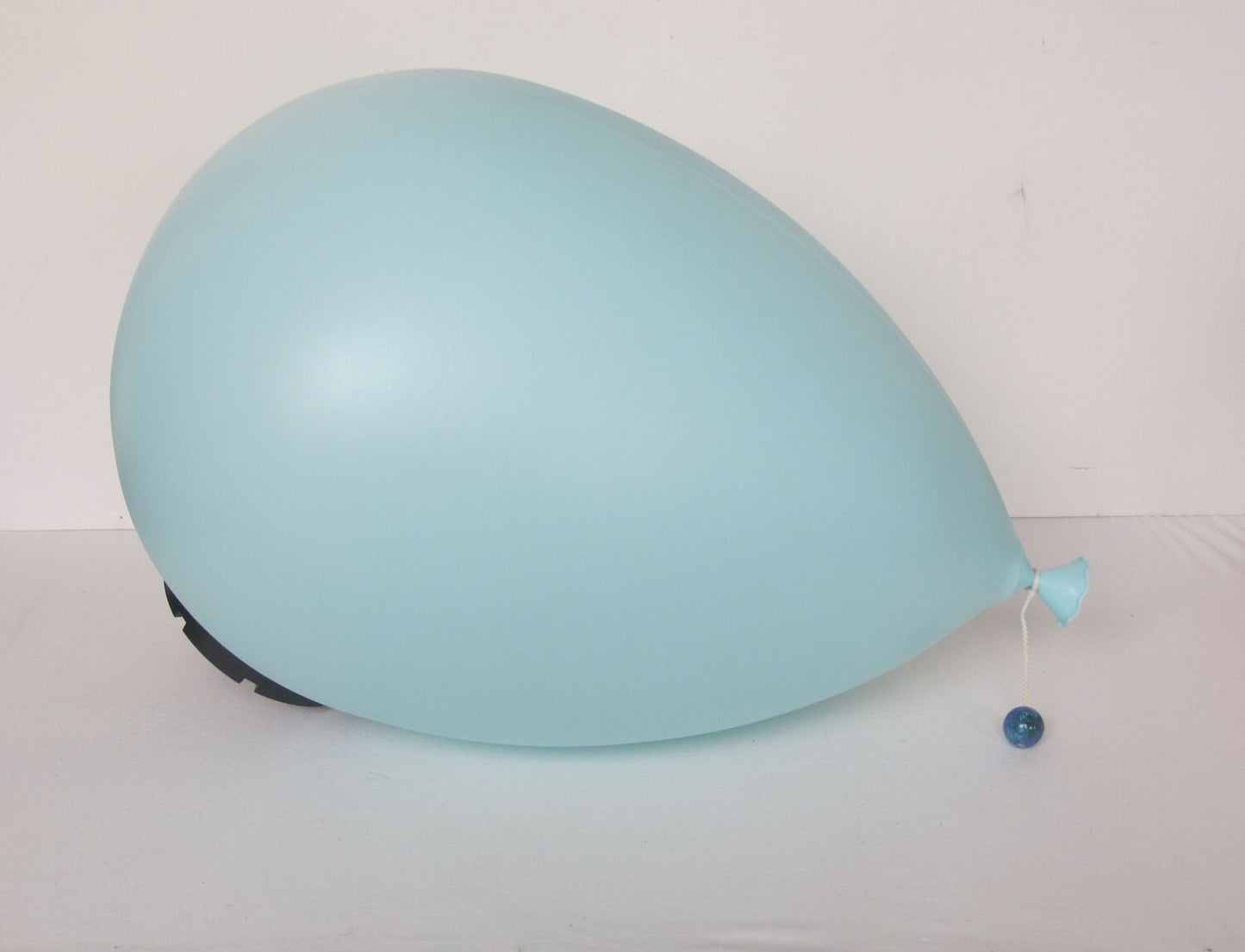 Lámpara globo XL Yves Christin para aplique o techo bilumen, Italia años 70 difusor de plástico soplado y base de ABS negro