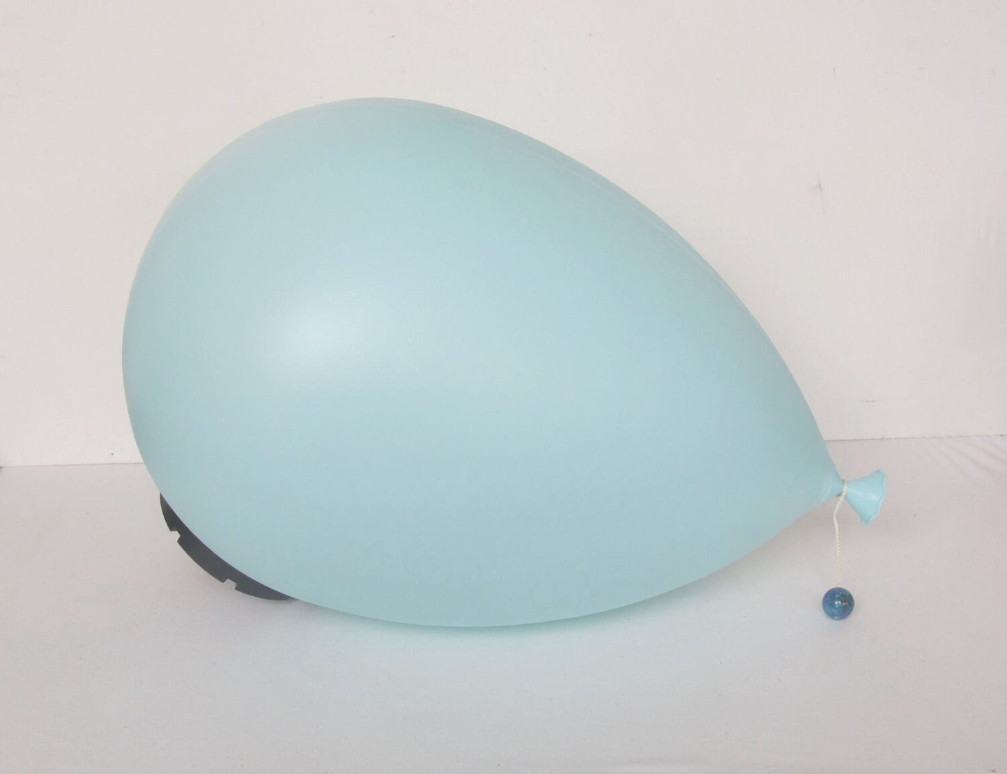 Lámpara globo XL Yves Christin para aplique o techo bilumen, Italia años 70 difusor de plástico soplado y base de ABS negro