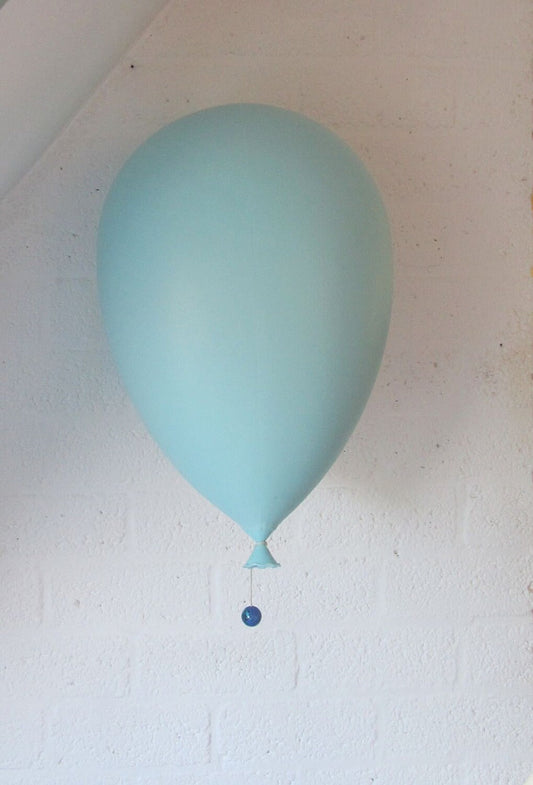 XL Ballonlamp Yves Christin voor bilumen wand- of plafondlamp, Italië jaren 70 diffuser van geblazen kunststof en zwarte ABS voet