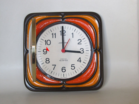 Reloj de pared vintage de cerámica fabricado en Alemania por "Junghans"