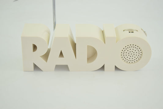 Modelo de radio radio en forma de palabra radio frecuencia AM y FM
