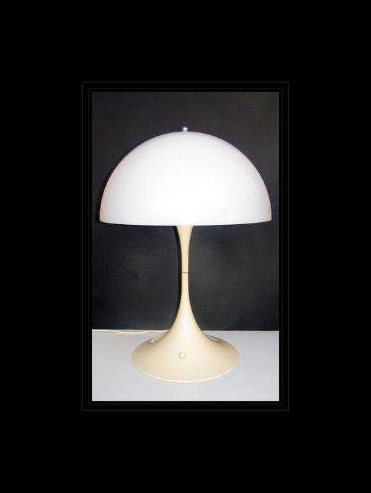 Lámpara de mesa Panthella Verner Panton para Louis Poulsen Dinamarca, original de los años 70 con interruptor de luz en la parte inferior