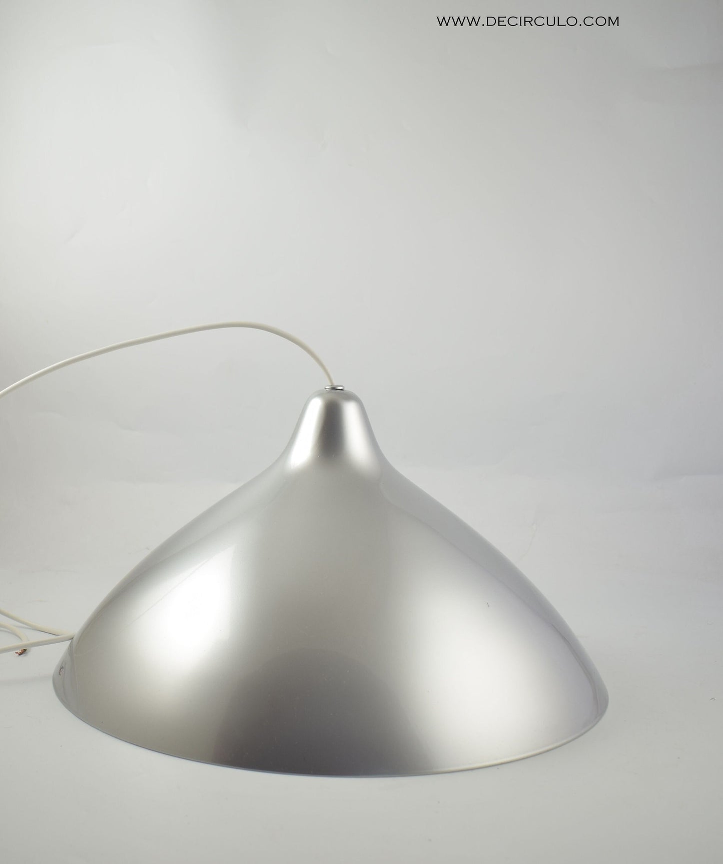 Stockmann Orno ontwerp Lisa Johansson-Pape aluminium hanglamp gemaakt in Finland 1950-1959