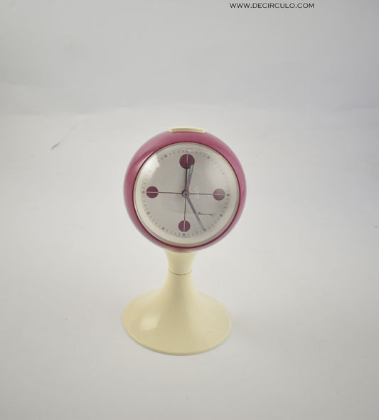 blessing alarm clock, junghans rhythm, verner panton, colombo kartell, pedestal tulip, bedroom white, scandinavian design, space age, atomic age, james bond, startrek, space invaders, star wars robot