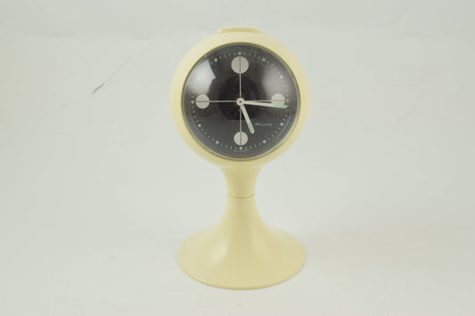 Reloj despertador Blessing con pedestal blanco en forma de tulipán, fabricado en Alemania. Era espacial, hecha de plástico desde principios de los años 1970