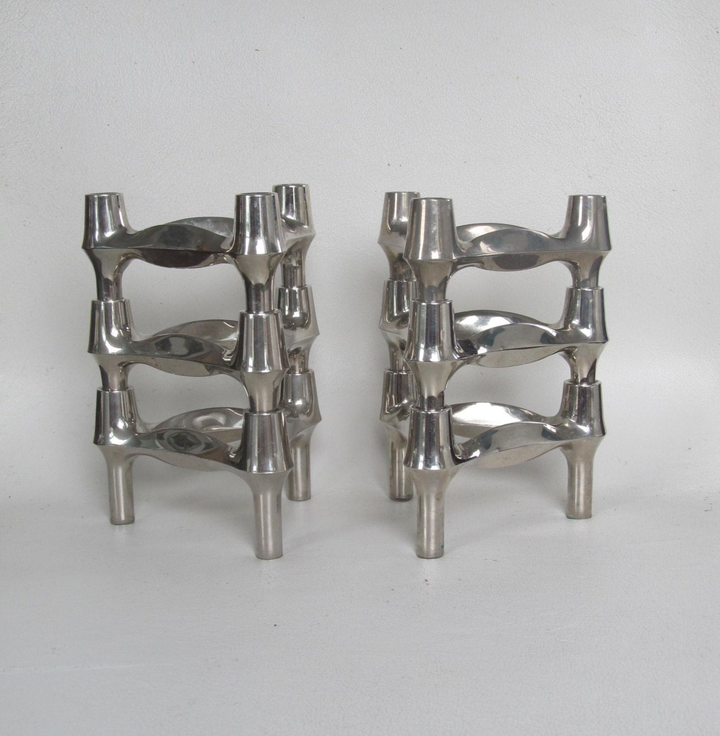kandelaars ontworpen door Ceasar Stoffi en Fritz Nagel en vervaardigd door BMF (Bayerische Metallwaren Fabrik) Set van zes &amp; stapelbaar