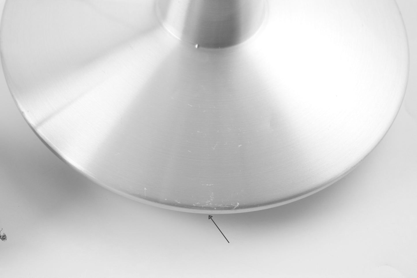 Aluminium hanglamp in de vorm van een ufo van het Nederlandse designbedrijf Hala.