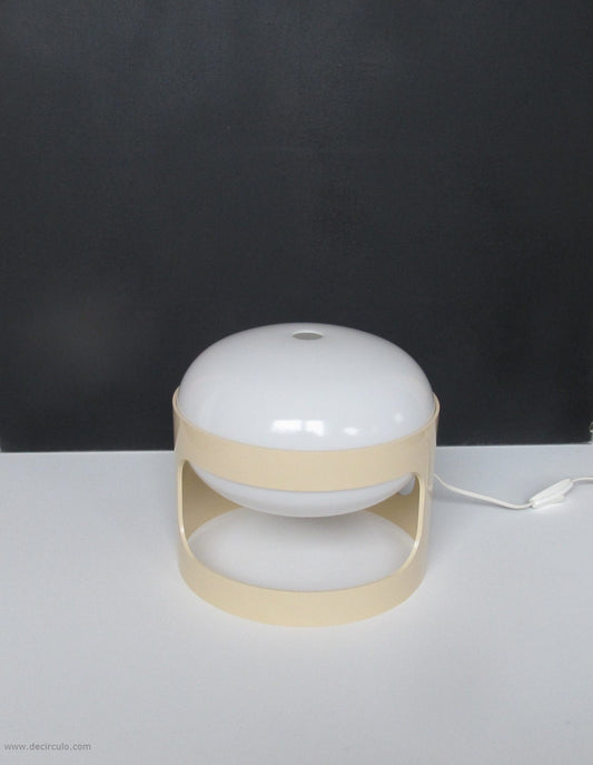 Joe Colombo para Kartell Red KD 27 lámpara de mesa o escritorio, diseño que ilumina un icono de finales de los años 60 y principios de los 70.