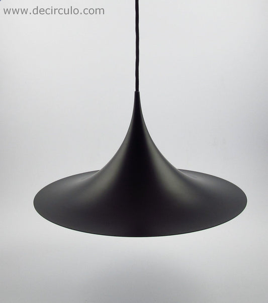 Copia con licencia de Ikea de los años setenta de la famosa lámpara Semi de Claus Bonderup y Torsten Thorup