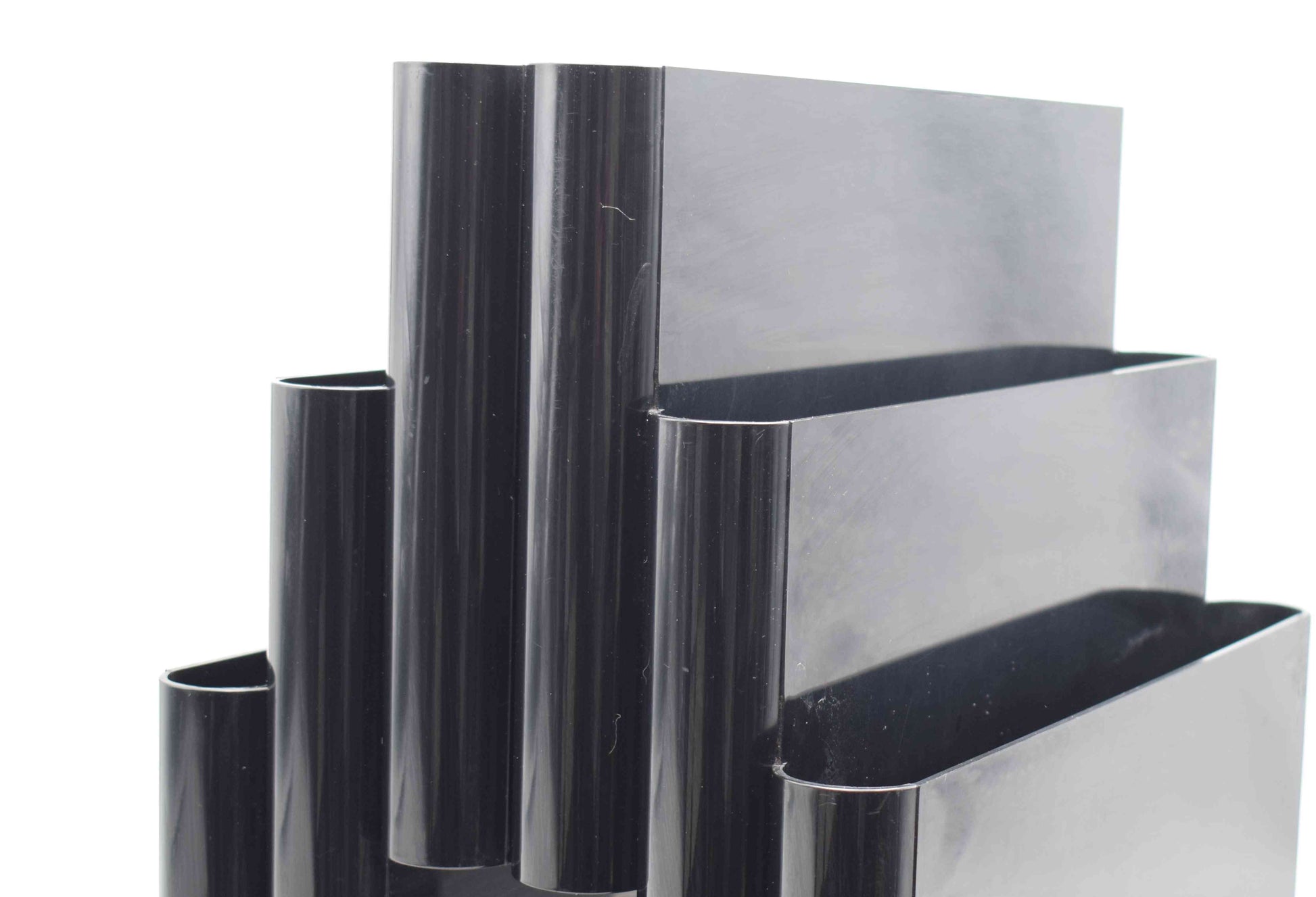 kartell magazine rack