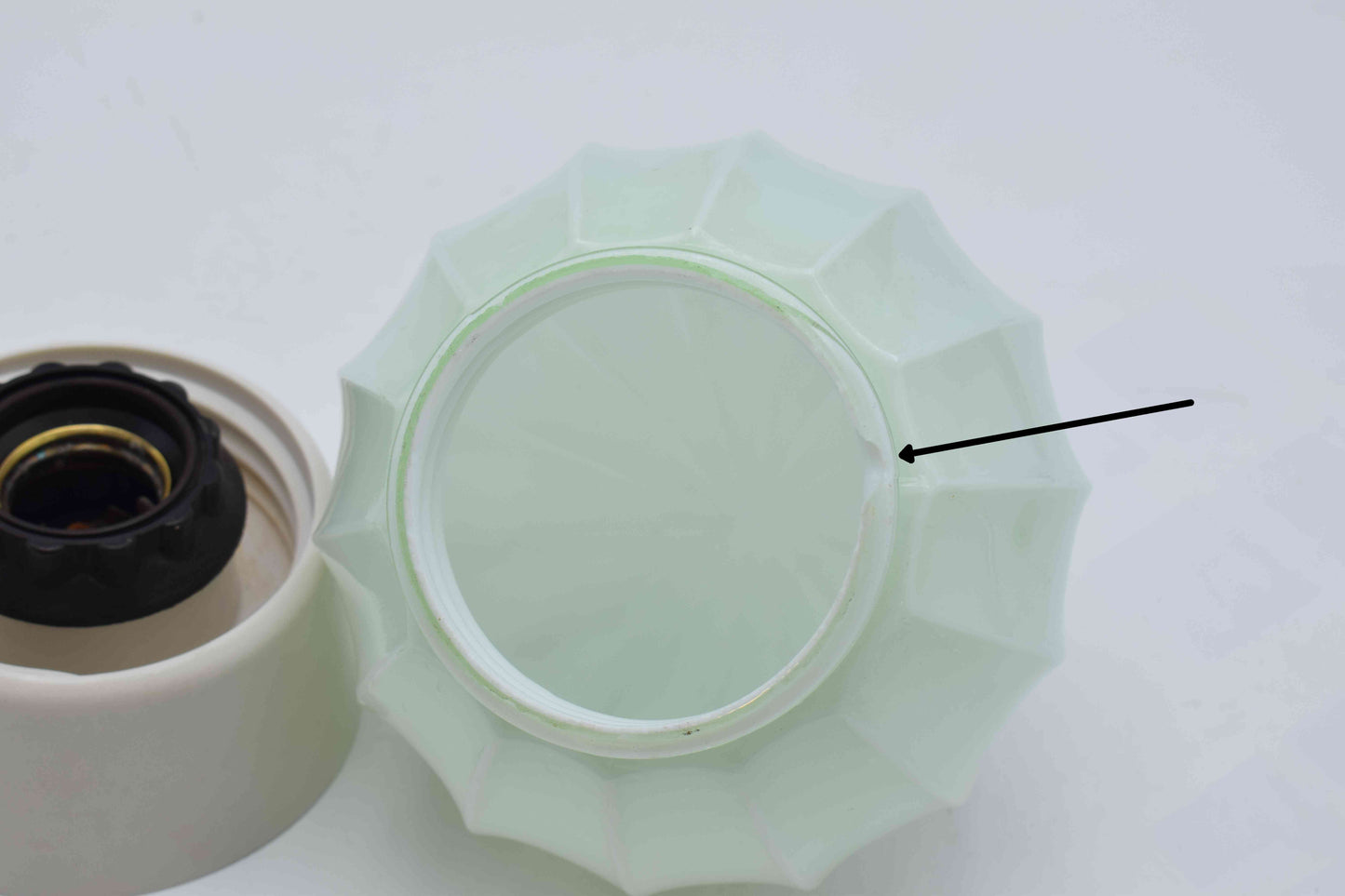 thabur lamp, art deco nouveau, french deco lamp, dutch glass, René Lalique, Le Corbusier, Jean Dunand, Sonia Delaunay, Chrysler new york, bauhaus, toilet light, titanic lamp, tiffany lamp