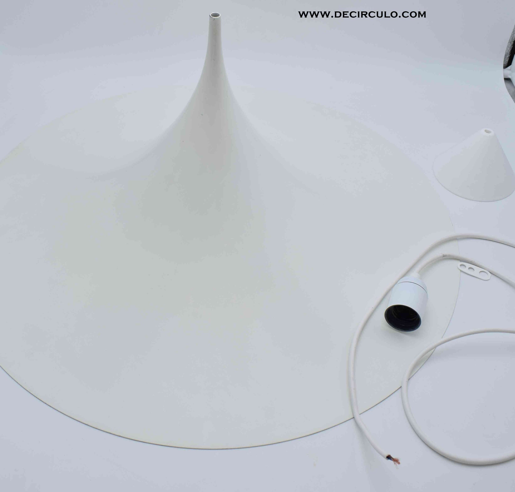 Semi fog morup, Bonderup Thorup, Danish designlamp, Scandinavian design, minimalism, moma new york, midmod sixties, happy days, white lamp, diningroom light, minimalist light, kitchen light, vitra miller