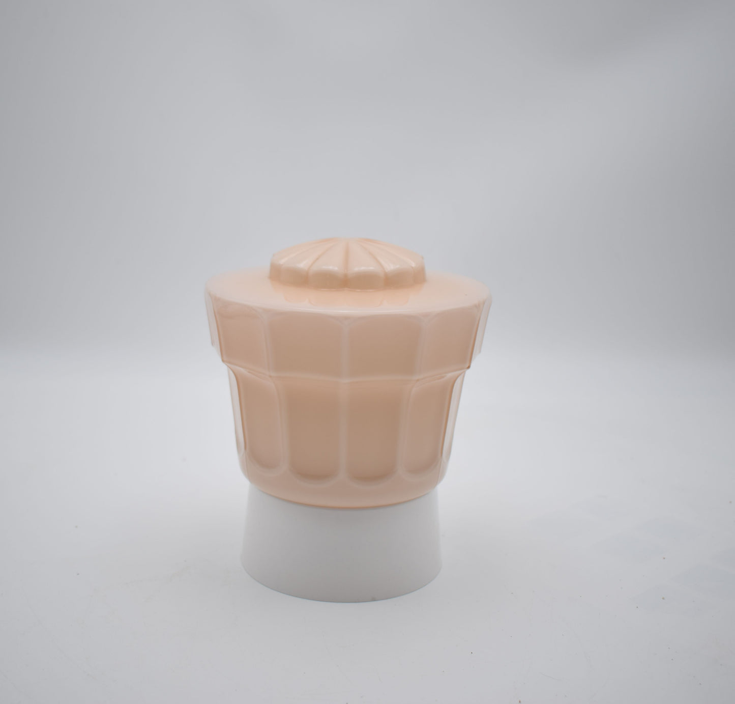 thabur lamp, art deco nouveau, french deco lamp, dutch glass, René Lalique, Le Corbusier, Jean Dunand, Sonia Delaunay, Chrysler new york, bauhaus, toilet light, The Great Gatsby