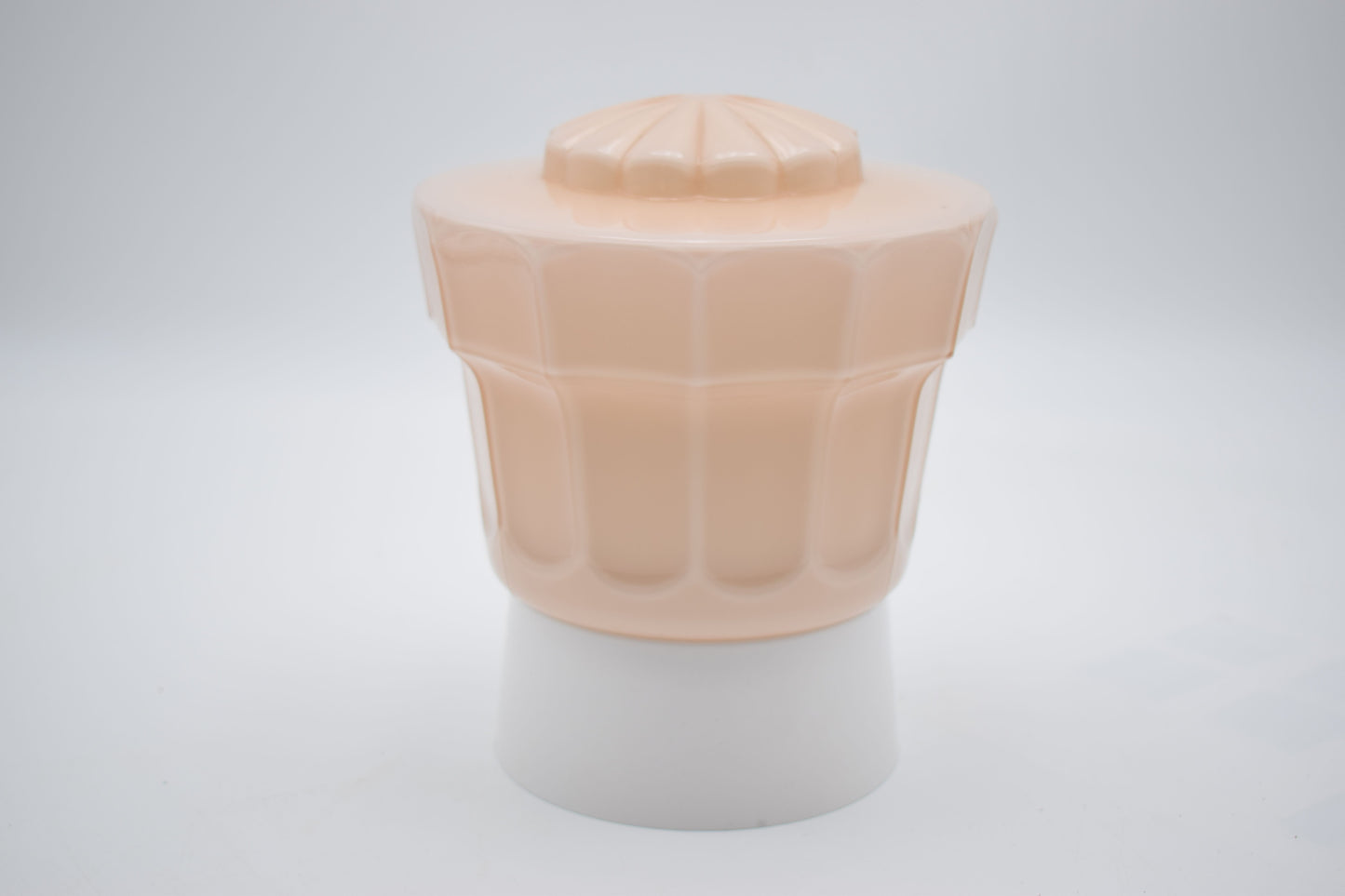 thabur lamp, art deco nouveau, french deco lamp, dutch glass, René Lalique, Le Corbusier, Jean Dunand, Sonia Delaunay, Chrysler new york, bauhaus, toilet light, The Great Gatsby