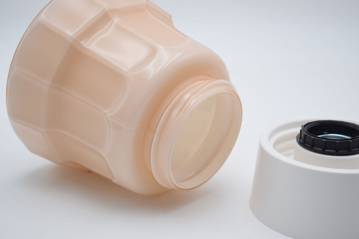 thabur lamp, art deco nouveau, french deco lamp, dutch glass, René Lalique, Le Corbusier, Jean Dunand, Sonia Delaunay, Chrysler new york, bauhaus, toilet light, The Great Gatsby