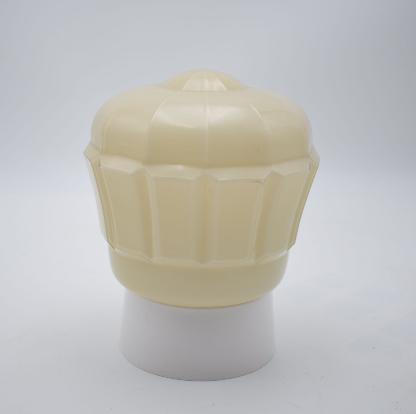 thabur lamp, art deco nouveau, french deco lamp, dutch glass, René Lalique, Le Corbusier, Jean Dunand, Sonia Delaunay, Chrysler new york, bauhaus, toilet light, The Great Gatsby