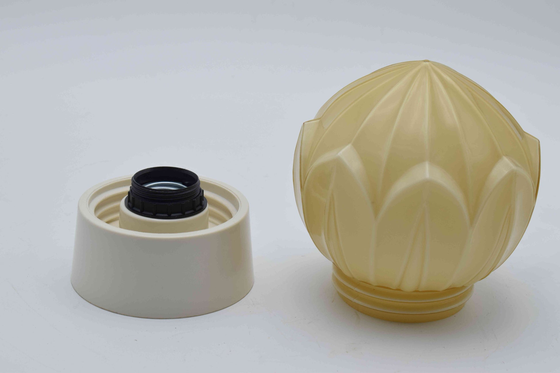 thabur lamp, art deco nouveau, french deco lamp, dutch glass, René Lalique, Le Corbusier, Jean Dunand, Chrysler new york, bauhaus, toilet light, vintage home decor, midcentury lamp, 1920s 1930s lamp