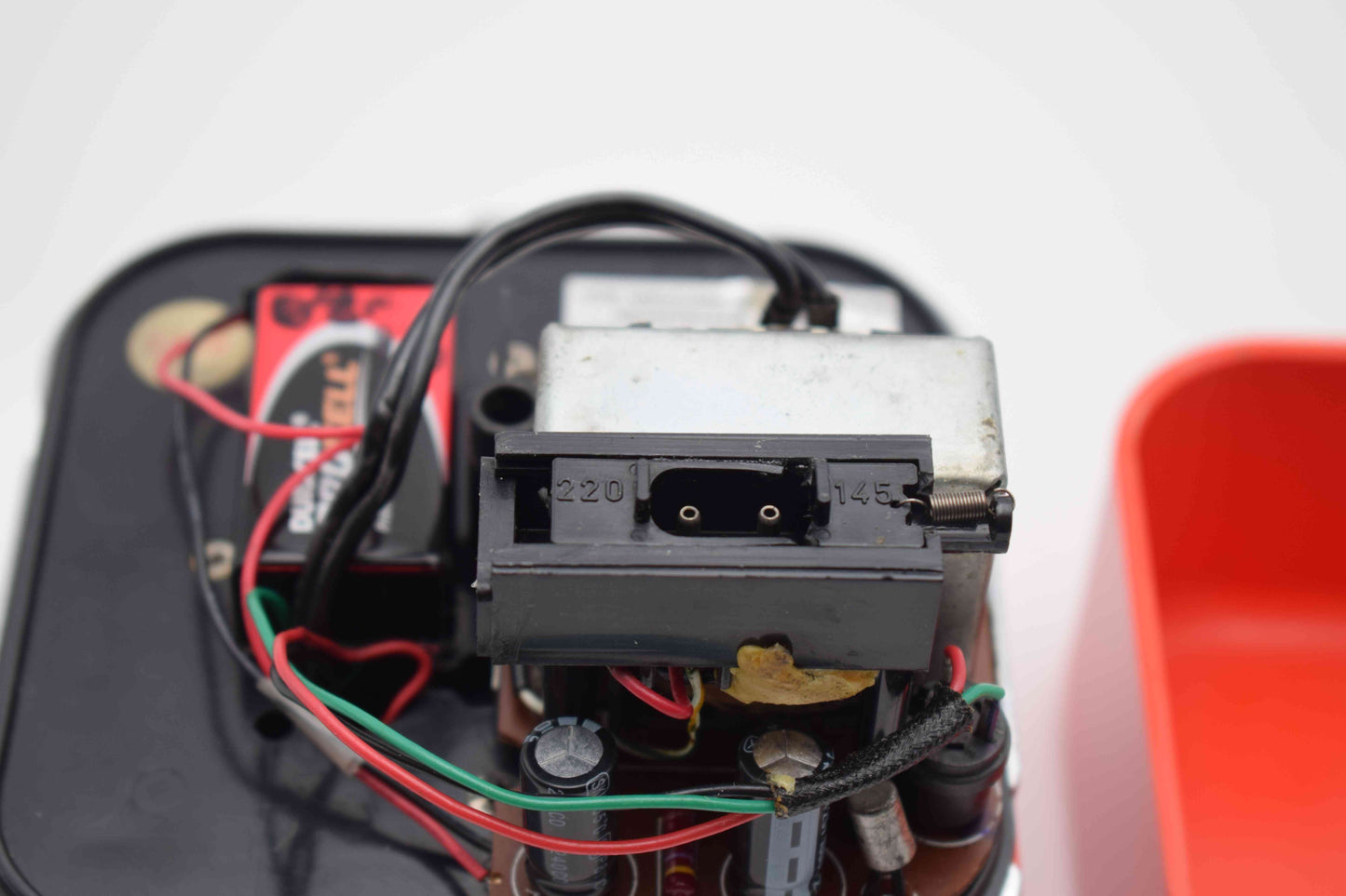 siemens radio, vintage radio, red cube radio, mario Bellini, toot a loop panapet, top design radio, space age design, Verner Panton, joe colombo, Charles Ray Eames, rabanne cardin dior, mid century radio, Eero Saarinen