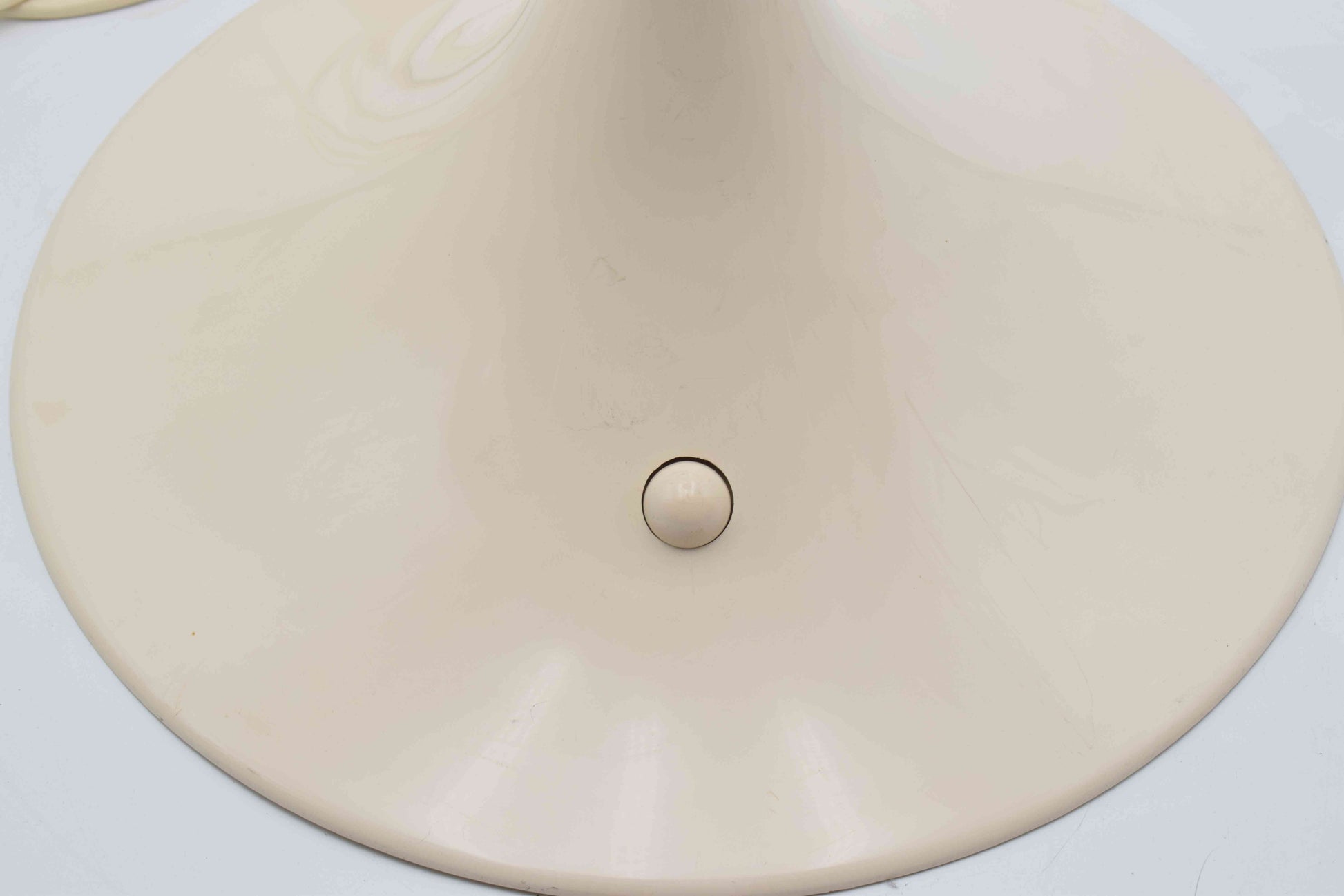 scandinavian, kartell, mid century modern, colombo, table, eames, white, panthella, louis poulsen 23430, danish design, vintage ikea, verner panton, mushroom lamp