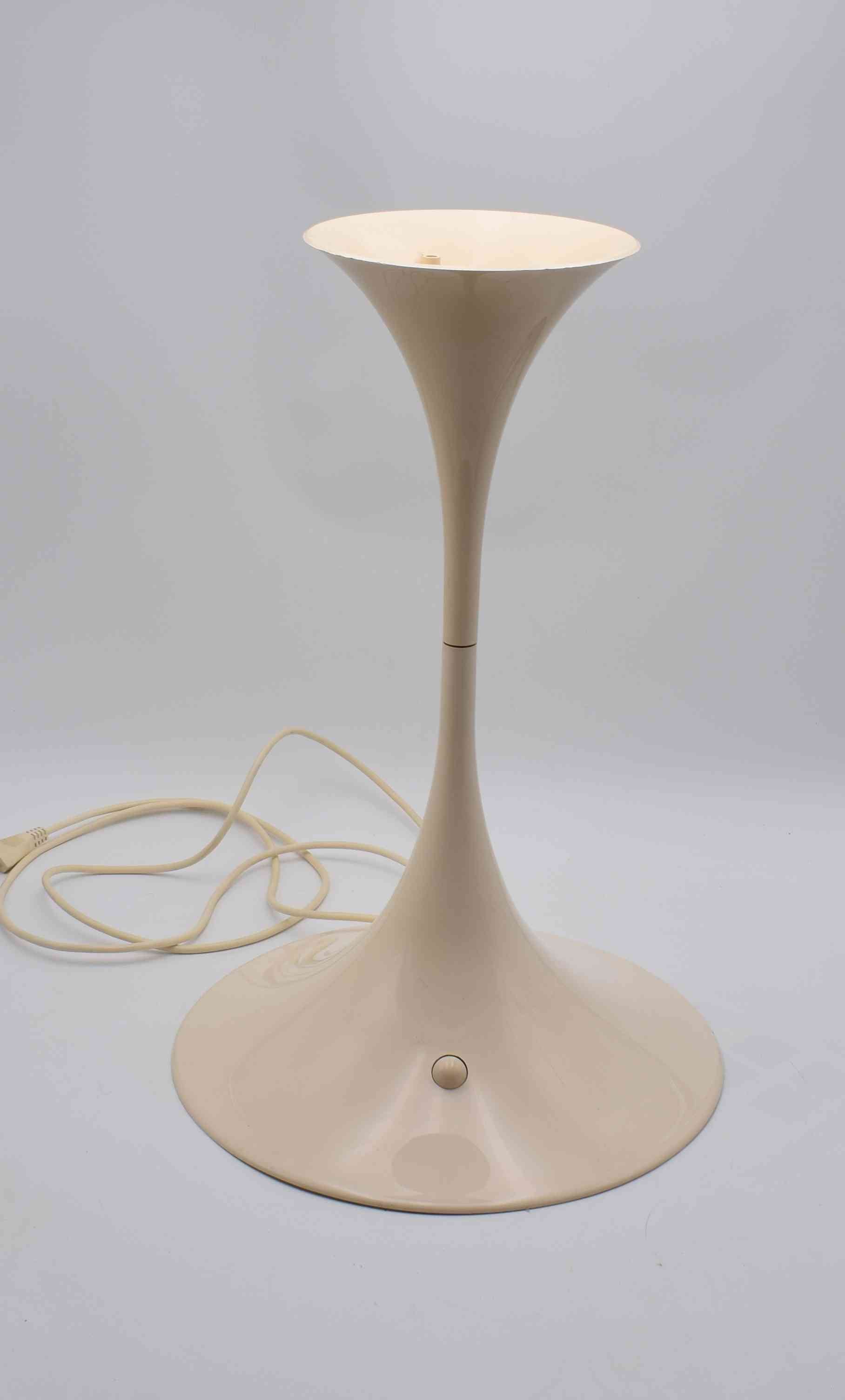 scandinavian, kartell, mid century modern, colombo, table, eames, white, panthella, louis poulsen 23430, danish design, vintage ikea, verner panton, mushroom lamp