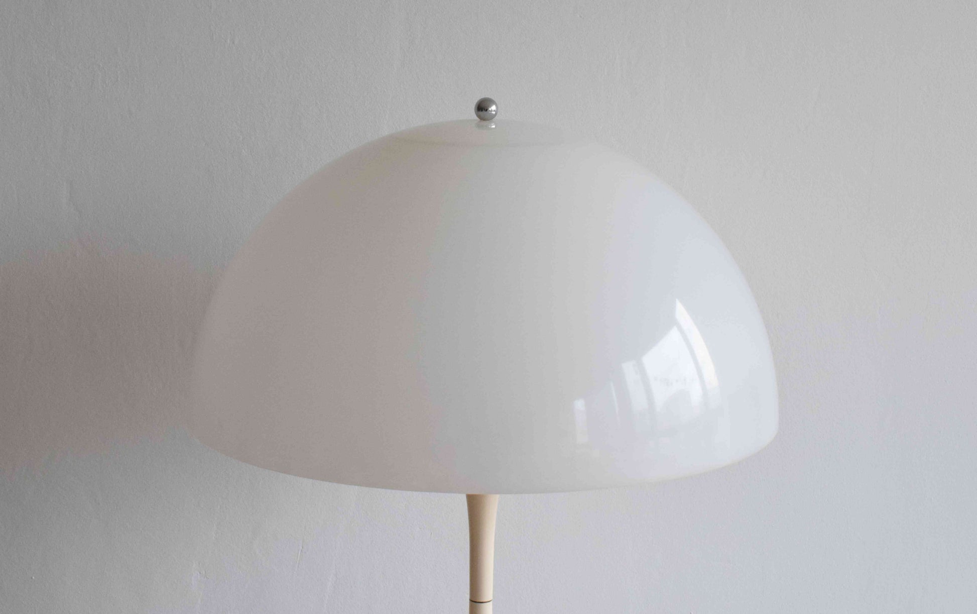 scandinavian, kartell, mid century modern, colombo, table, eames, white, panthella, louis poulsen 23430, danish design, vintage ikea, verner panton, mushroom lamp