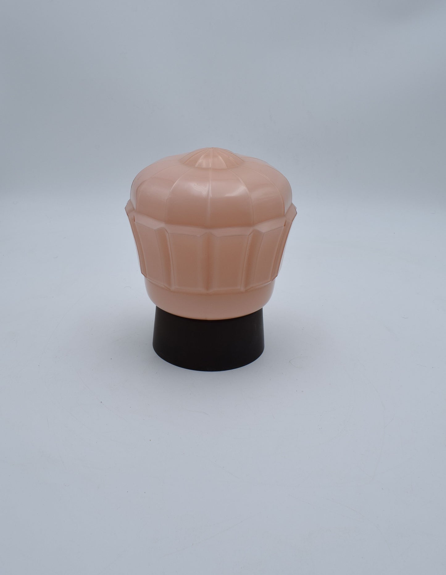 thabur lamp, art deco nouveau, french deco lamp, dutch glass, René Lalique, Le Corbusier, Jean Dunand, Sonia Delaunay, Chrysler new york, bauhaus, toilet light, The Great Gatsby