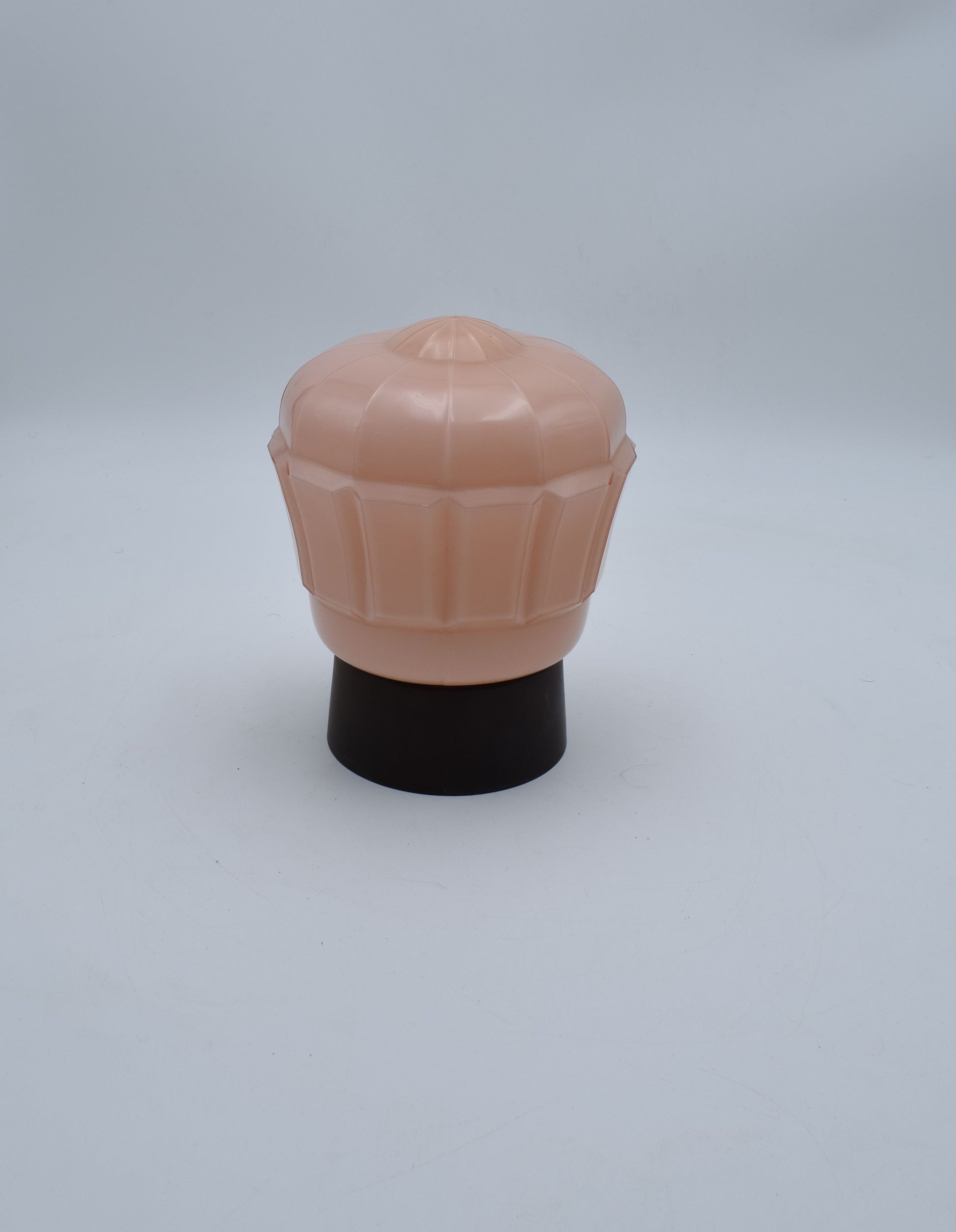 thabur lamp, art deco nouveau, french deco lamp, dutch glass, René Lalique, Le Corbusier, Jean Dunand, Sonia Delaunay, Chrysler new york, bauhaus, toilet light, The Great Gatsby