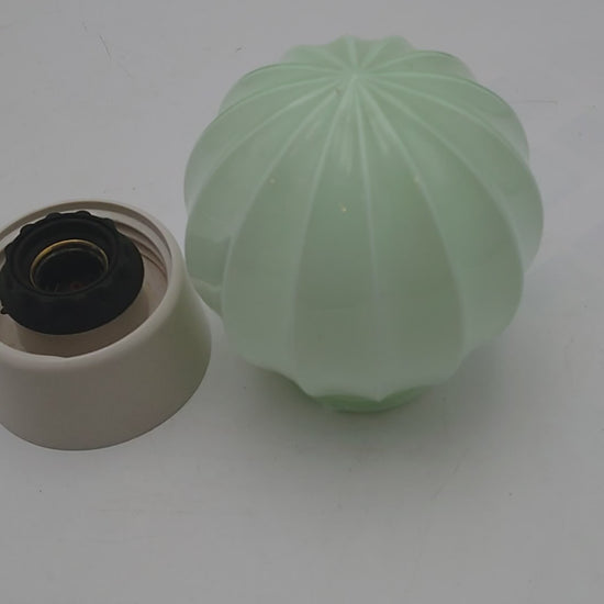 thabur lamp, art deco nouveau, french deco lamp, dutch glass, René Lalique, Le Corbusier, Jean Dunand, Sonia Delaunay, Chrysler new york, bauhaus, toilet light, titanic lamp, tiffany lamp