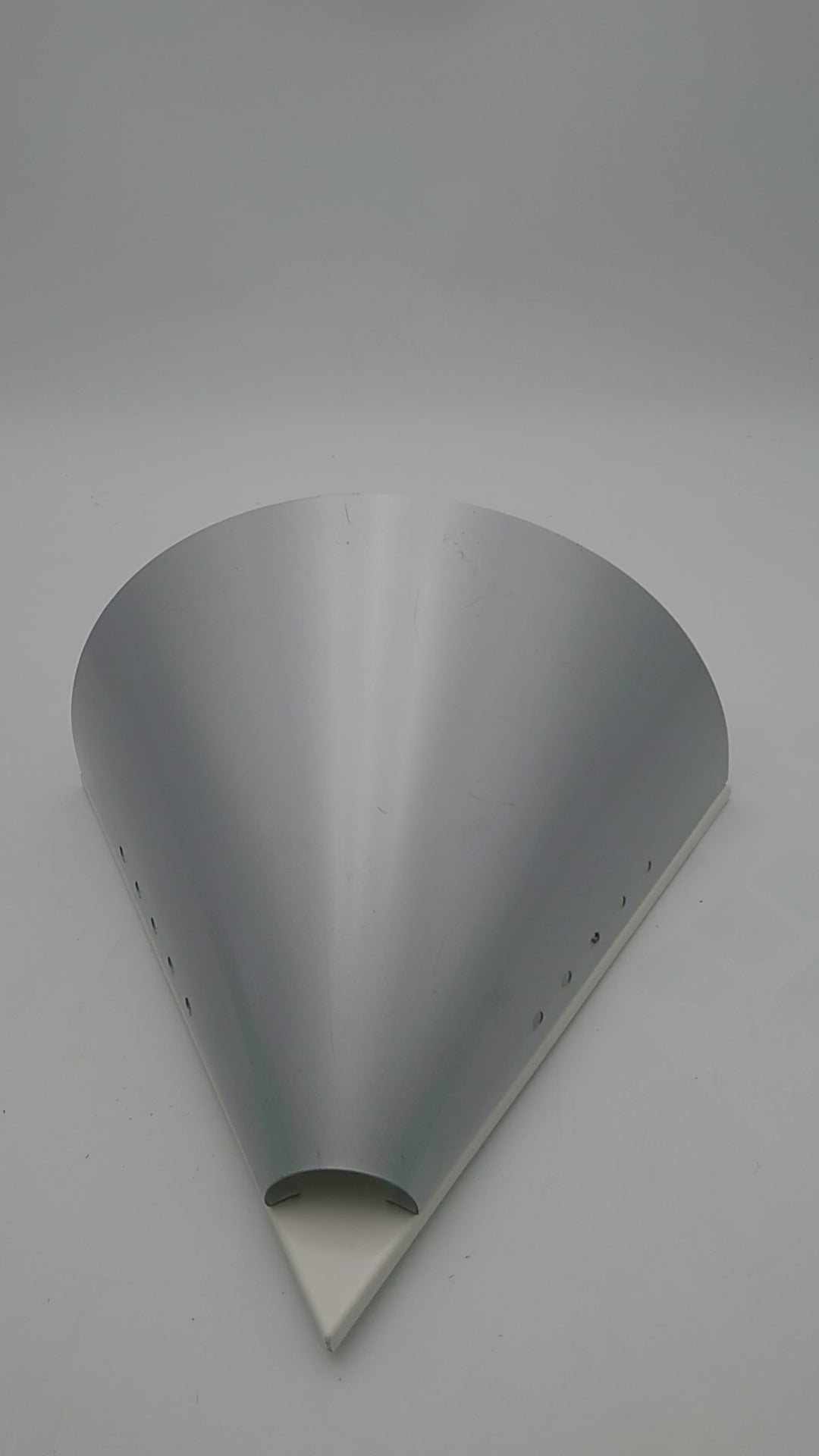 sterrenregen raak, raak amsterdam, light architects, silver sconces, designer lamp, midcentury modern, ikea vintage, Raak model c9999, gray wall lamp, 1970s lamp raak, design lamp gray, Magistretti aulenti, starck bellini