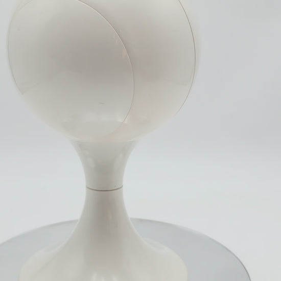 blessing alarm clock, junghans rhythm, verner panton, colombo kartell, pedestal tulip, bedroom white, scandinavian design, space age, atomic age, james bond, startrek, space invaders, star wars robot