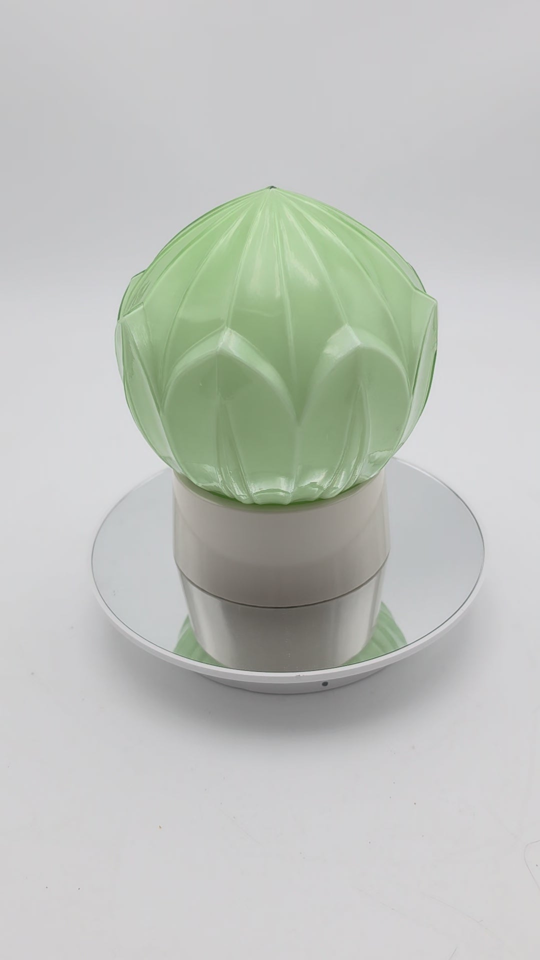 thabur lamp, art deco nouveau, french deco lamp, dutch glass, René Lalique, Le Corbusier, Jean Dunand, Chrysler new york, bauhaus, toilet light, vintage home decor, midcentury lamp, 1920s 1930s lamp