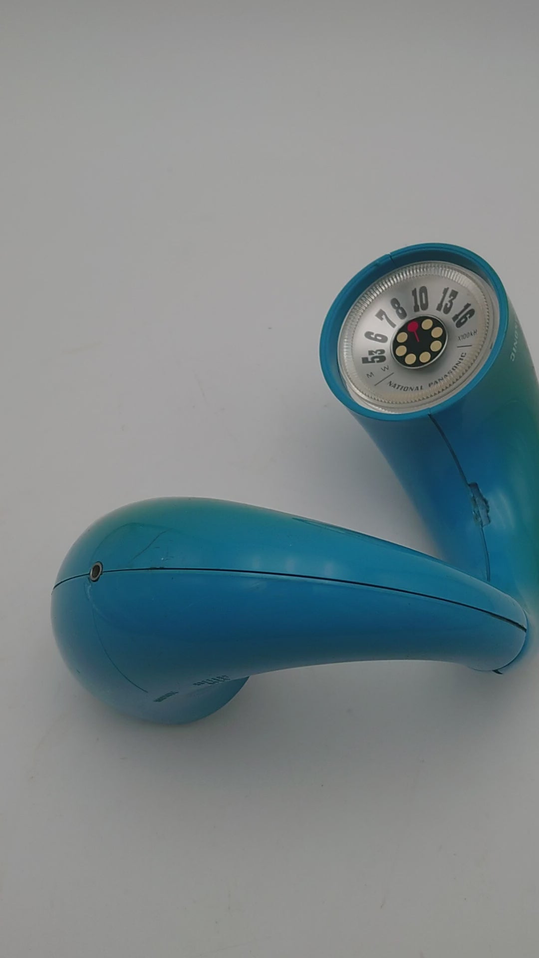 Red radio panasonic, toot a loop, red retro radio, panapet, japan radio, design radio, walkman, mp3 player, iphone, verner panton era, space age radio, special gift, national panasonic