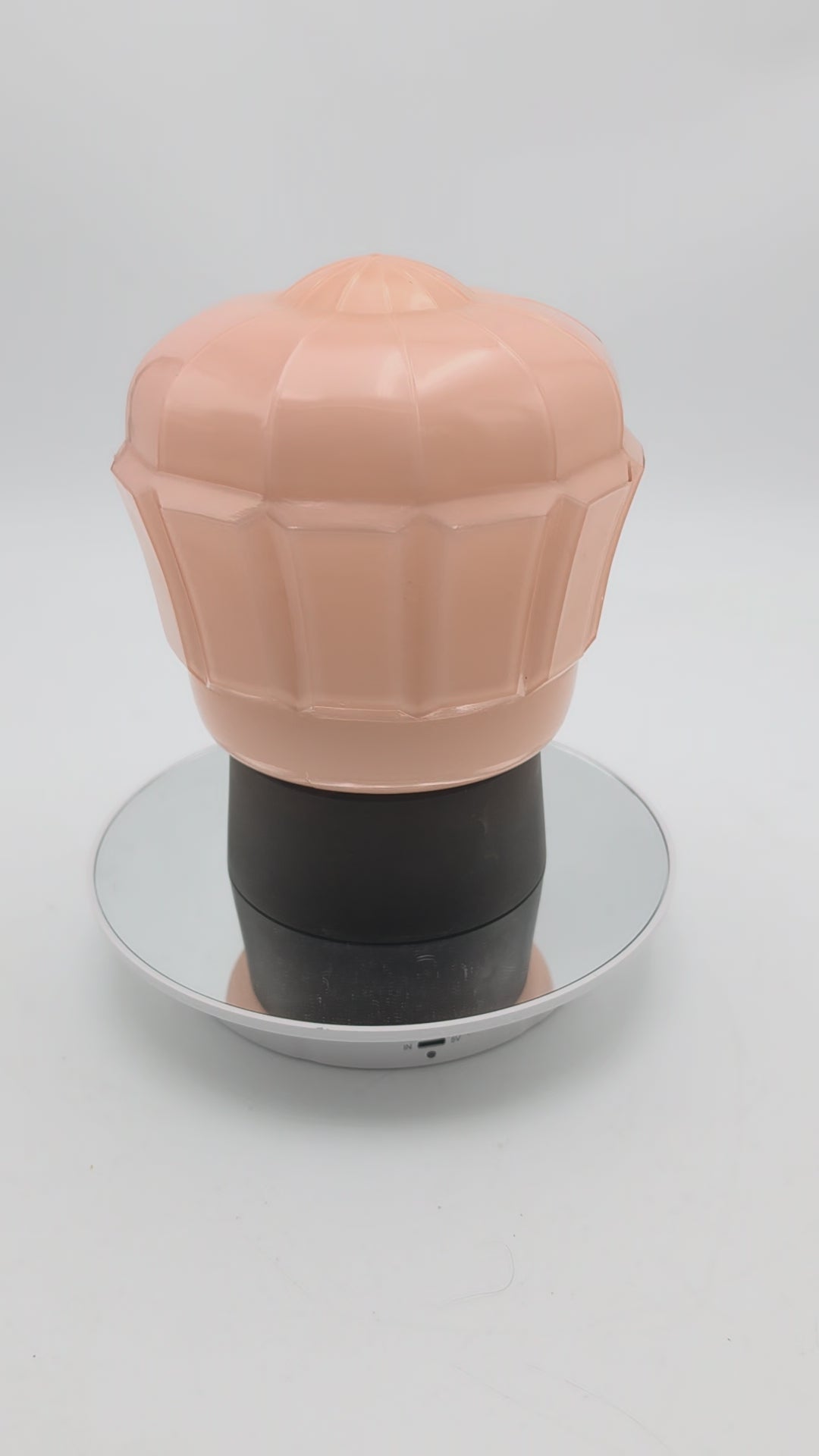 thabur lamp, art deco nouveau, french deco lamp, dutch glass, René Lalique, Le Corbusier, Jean Dunand, Sonia Delaunay, Chrysler new york, bauhaus, toilet light, The Great Gatsby